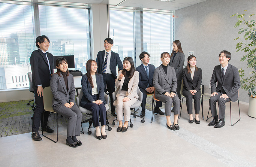 10名の若手社員たち